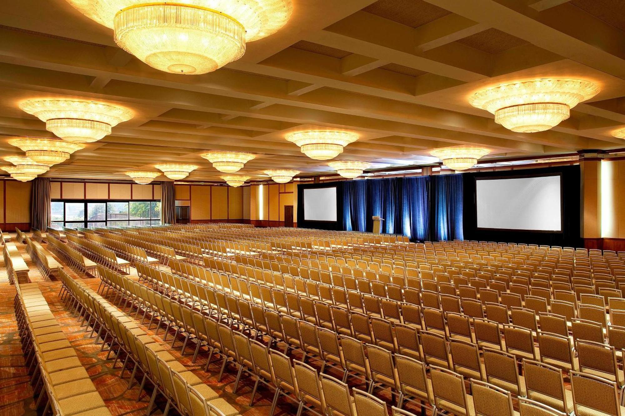 The Westin Kansas At Crown Center Hotel