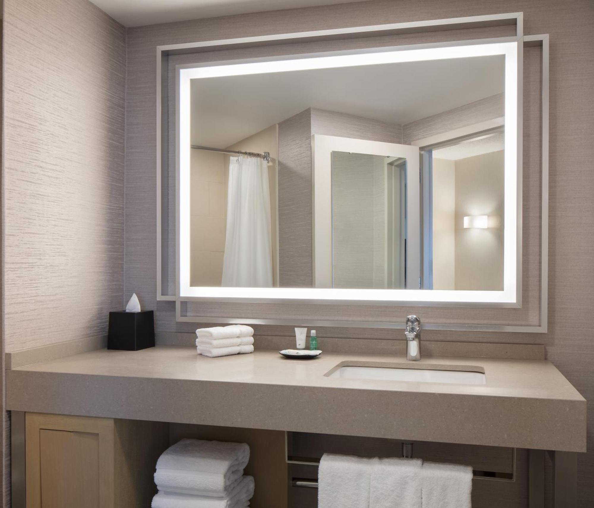 The Westin Kansas At Crown Center 4*