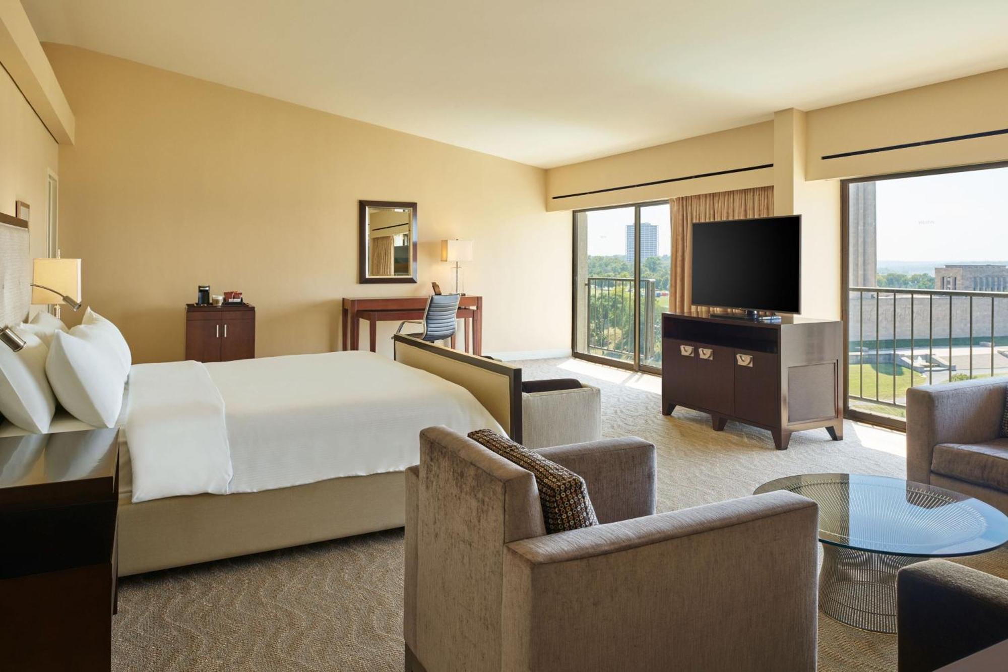 The Westin Kansas At Crown Center Hotel