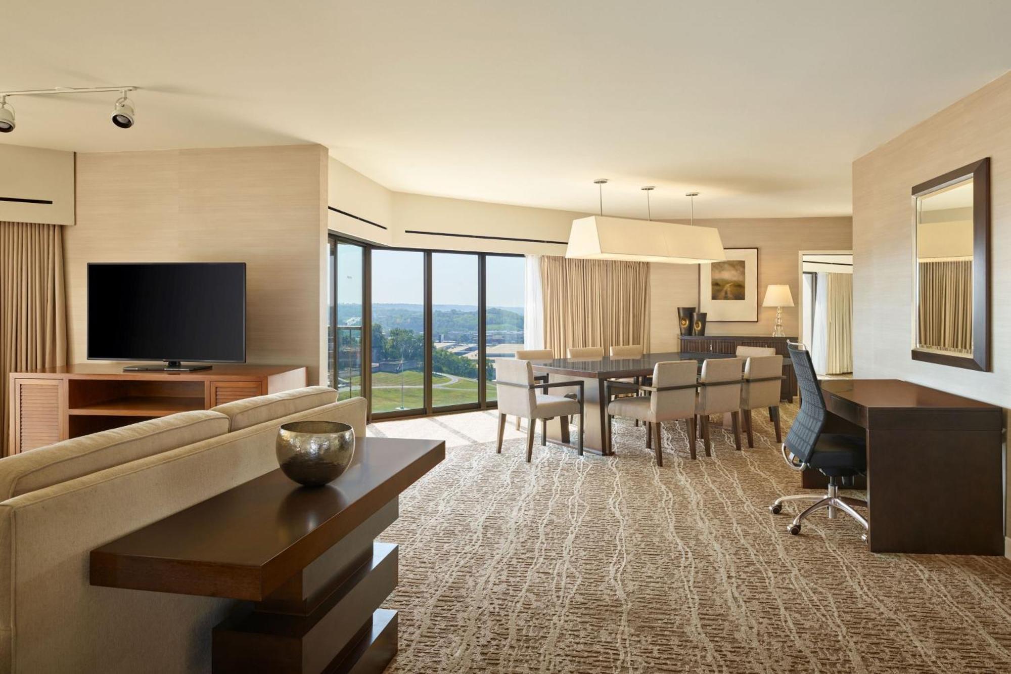 The Westin Kansas At Crown Center Hotel 4*