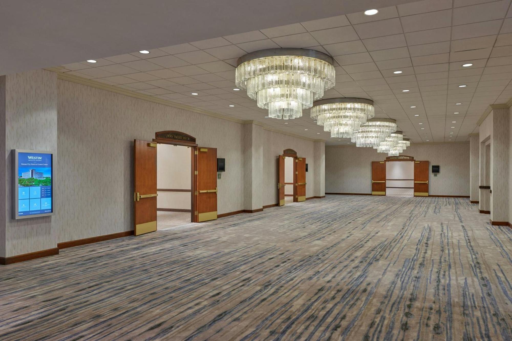 The Westin Kansas At Crown Center 4*
